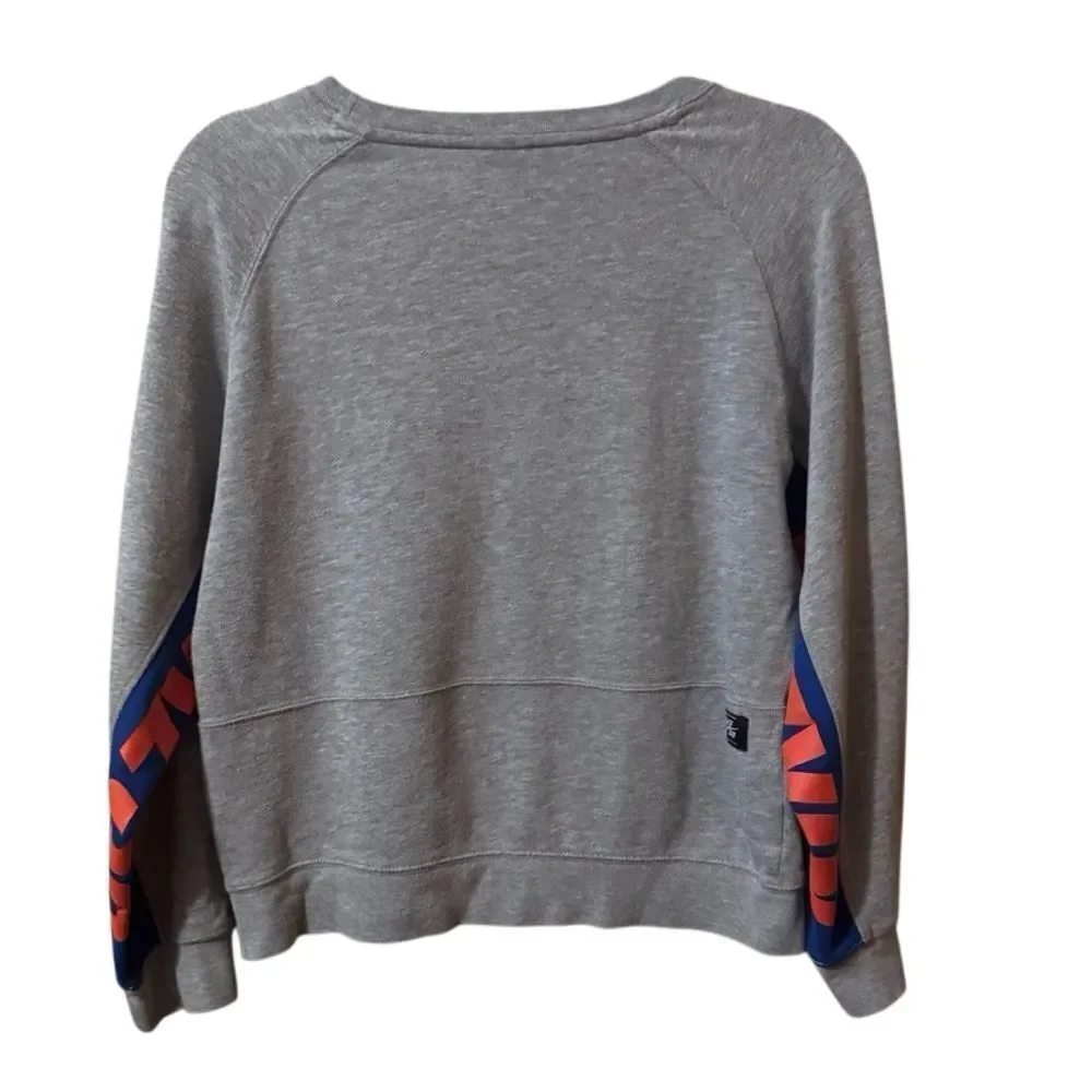 Nike SB – Kids Heather Gray Pullover Sweatshirt, Size Women’s M / Boys Large